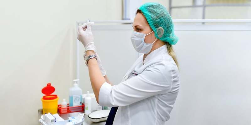 Сделать прививку от COVID-19 можно во флагманском офисе госуслуг на Рязанском проспекте