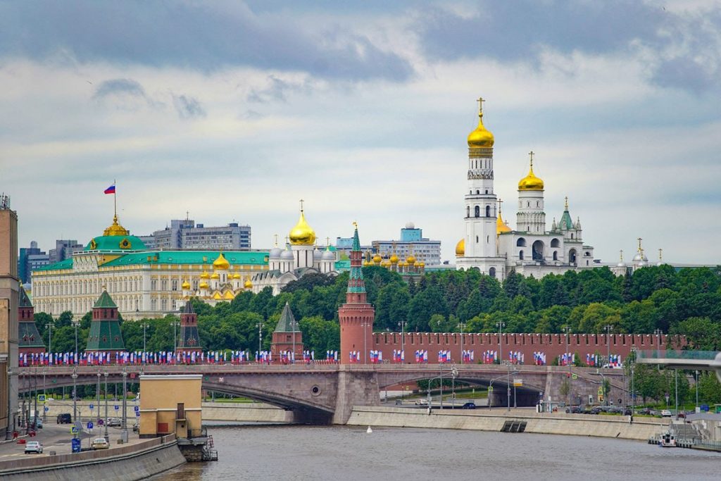 Волонтёры: деталями прохождения контрактной службы чаще всего интересуется молодежь